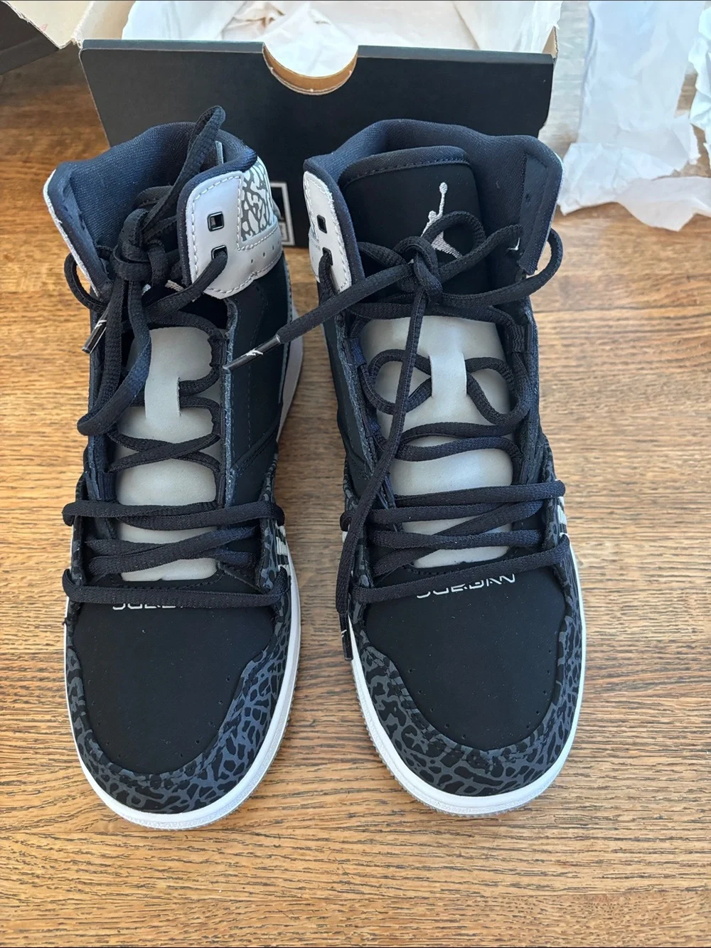 Jordan 1 Flight Youth Sz 6Y Black & Gray High-Top Sneakers with Elephant Print